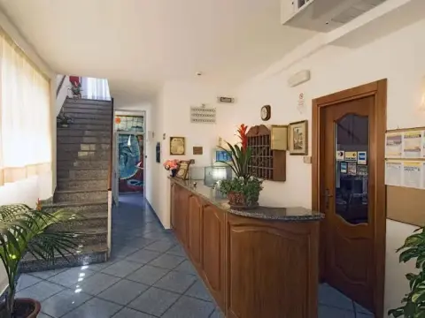 Hotel Eugenio - Photo 2