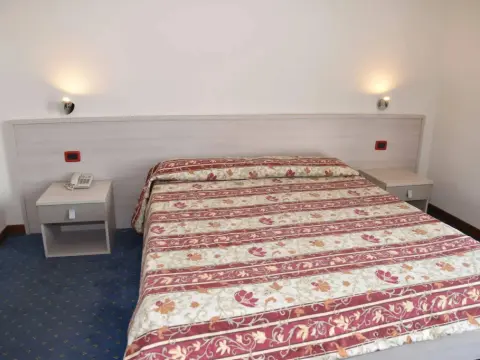 Hotel Fiesta - Photo 3