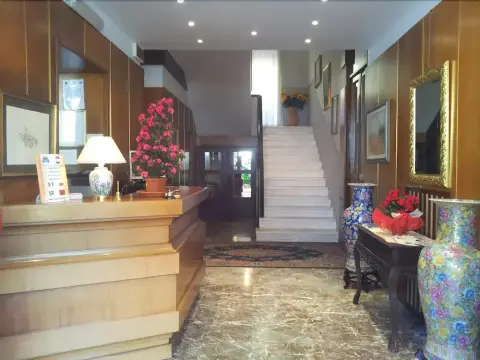 Hotel Fiore - Photo 2