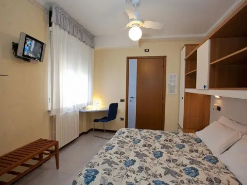 Hotel Fiorella - Photo 4