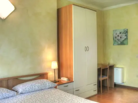 Hotel Flora - Photo 1