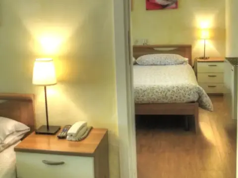 Hotel Flora - Photo 2