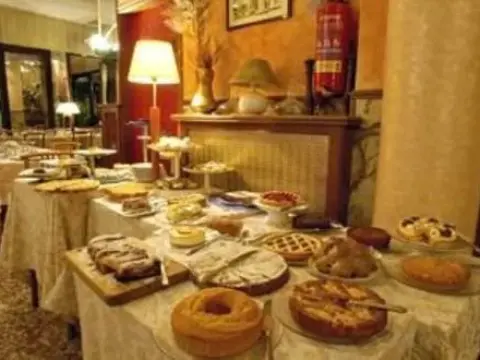 Hotel Florida - Photo 2