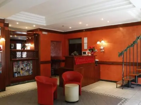 Hotel Food Drink - Photo 1