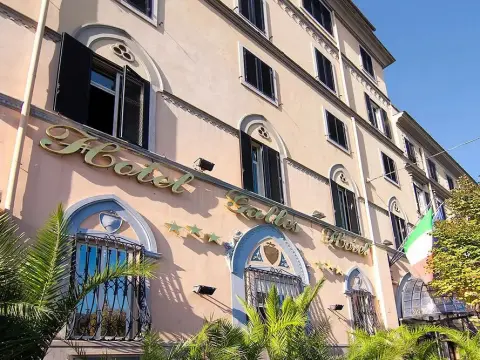 Hotel Galles - Photo 1