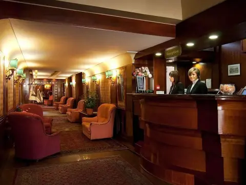 Hotel Galles - Photo 2