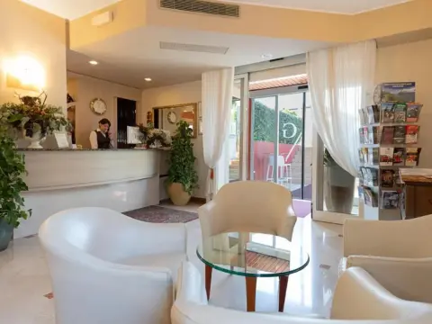 Hotel Gardenia & Villa Charme - Photo 2