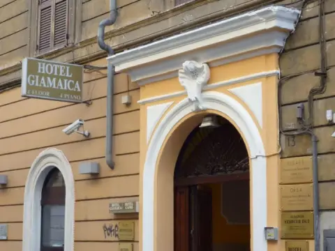 Hotel Giamaica for Girls & Ladies Only - Photo 1