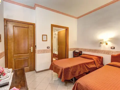 Hotel Giuliana - Photo 4