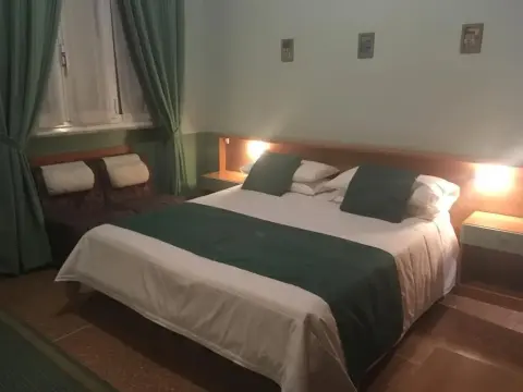 Hotel Glory - Photo 2