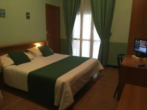 Hotel Glory - Photo 4