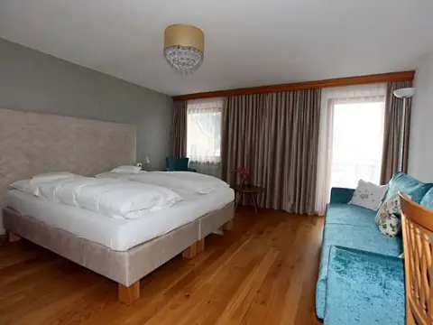 Hotel Goldener Adler - Photo 1