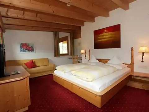 Hotel Goldener Adler - Photo 2