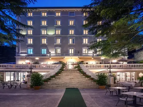 Hotel Helvetia Thermal Spa 4s - Photo 1