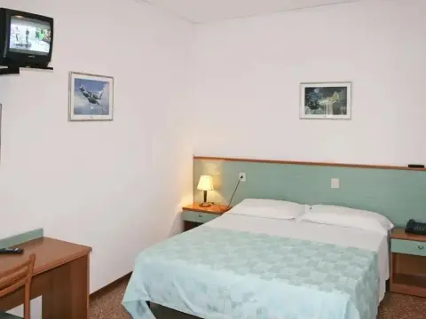 Hotel Janeiro - Photo 3