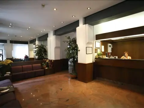 Hotel La Pace - Photo 2