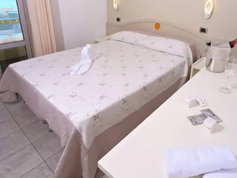 Hotel La Perla - Photo 3