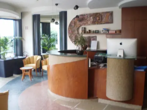 Hotel La Perla - Photo 2