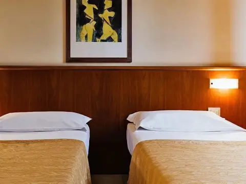 Hotel Leonardo - Photo 4