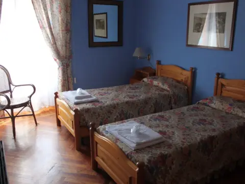 Hotel Lion - Photo 4