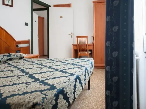 Hotel Lorenzo - фото 4