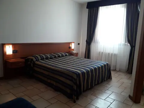 Hotel Lory - Photo 2