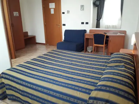 Hotel Lory - Photo 3