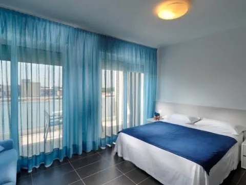 Hotel Luciana - Photo 4