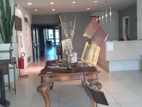 Hotel Lux Modena - Photo 2