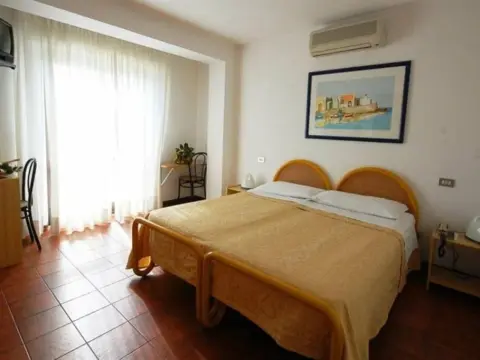 Hotel Maestrale - Photo 4