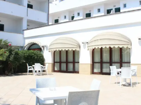 Hotel Magnolia - Photo 1