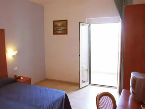 Hotel Magnolia - Photo 4