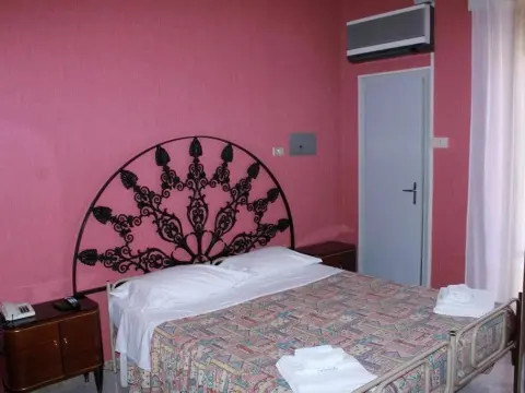 Hotel Malvina - Photo 4