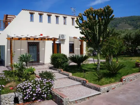 Hotel Maremonti - Photo 1