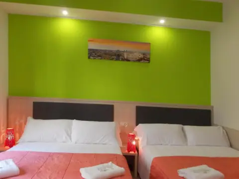 Hotel Midtown - Photo 4