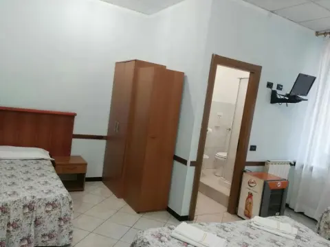 Hotel Modena - Photo 3