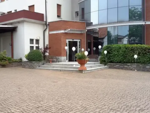 Nuova Italia - Photo 1