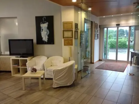 Nuova Italia - Photo 3