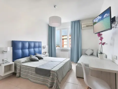 Hotel Nuovo Tirreno - Photo 4