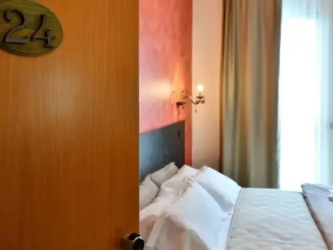 Hotel Oasis - Photo 3