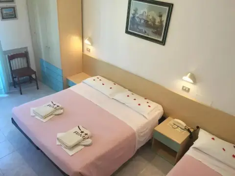 Hotel Peonia - Photo 4