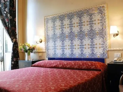 Hotel Picasso - Photo 3