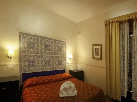 Hotel Picasso - Photo 4