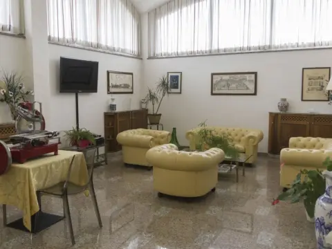Hotel Pico Mirandola - Photo 2