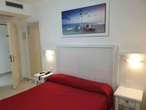 Hotel Pigalle - Photo 4