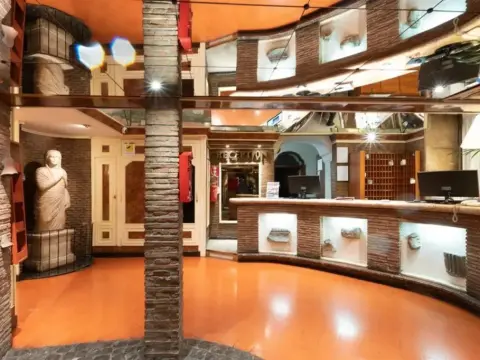 SHG Hotel Portamaggiore - Photo 2