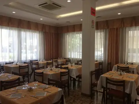 Rinaldi Hotel - Photo 3