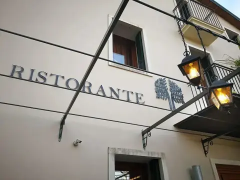 Hotel Ristorante Due Platani - Photo 1