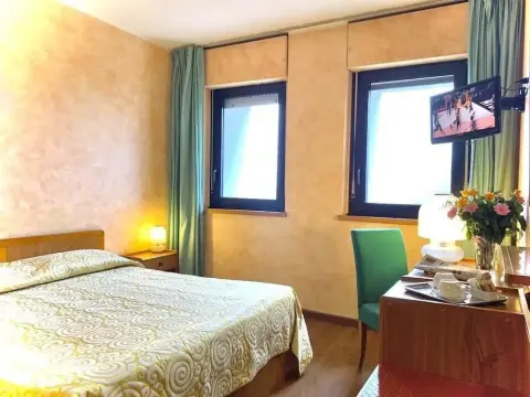 Hotel Ristorante Sasso - Photo 4