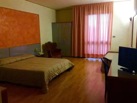 Hotel Ristorante Venusia - Photo 3